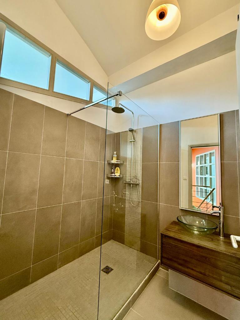 Maison indépendante Stylée climatisée 98m2 3