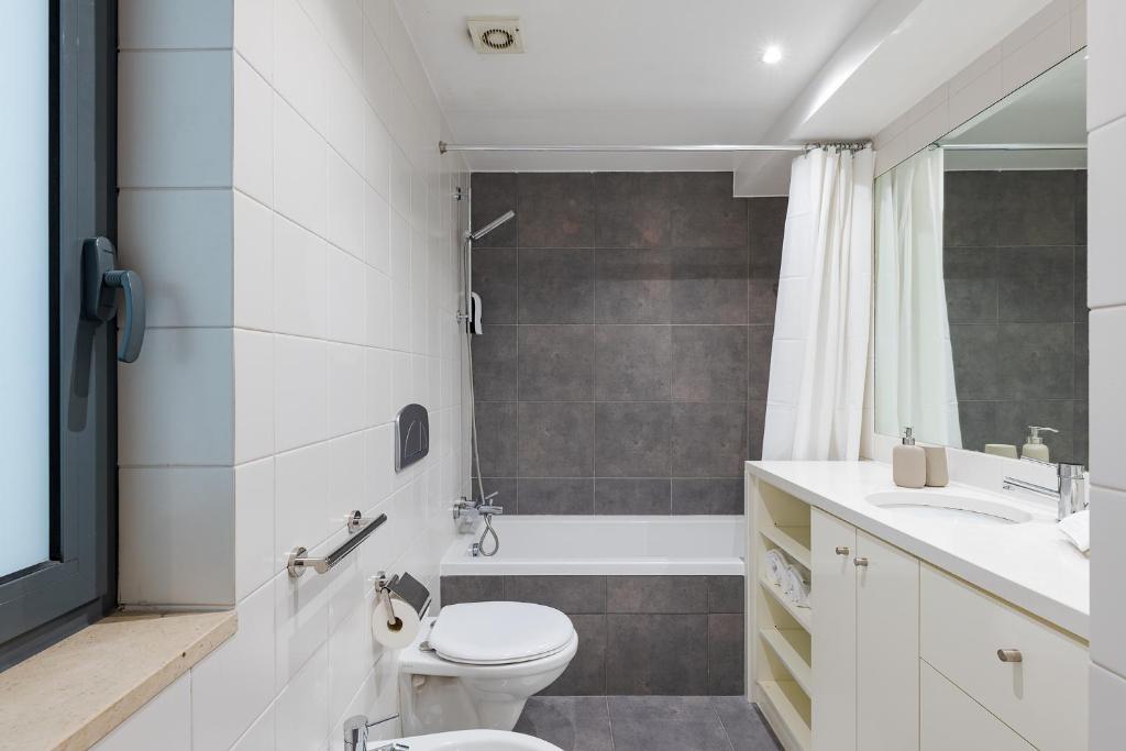 Penthouse For The City Lovers - Castle View & Parking 8