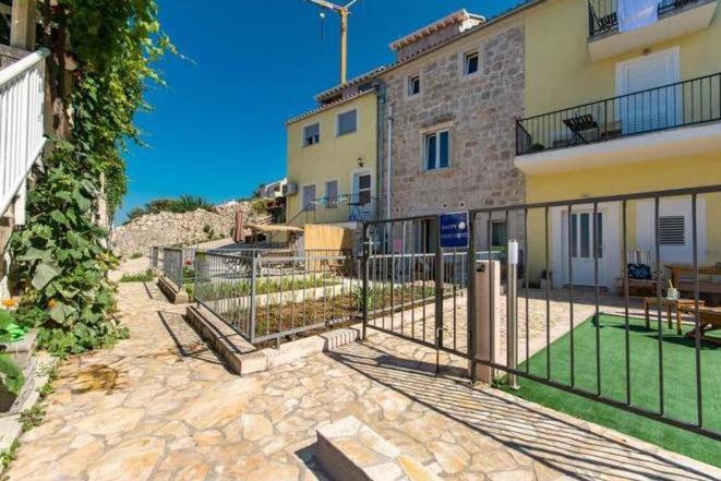 Stone Casa 6