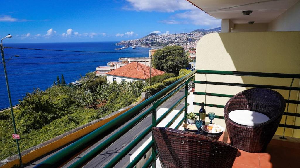 Villa Frente Mar by ESCAPE to Madeira 4