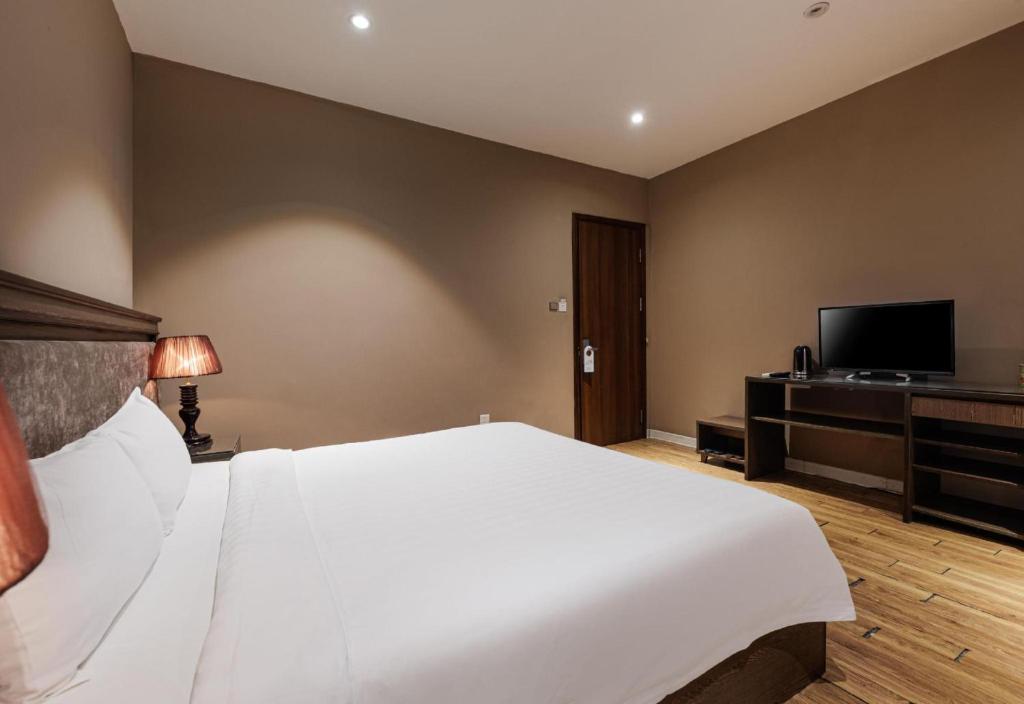 Tryst Hotel - 71 Nguyen Truong To