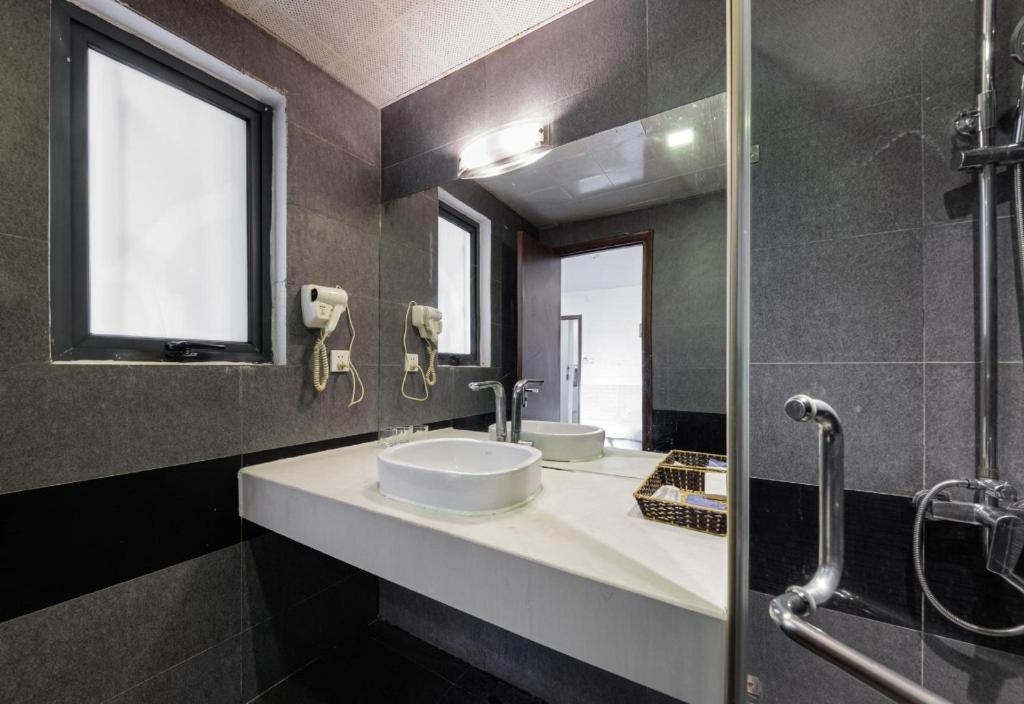 Tryst Hotel - 71 Nguyen Truong To