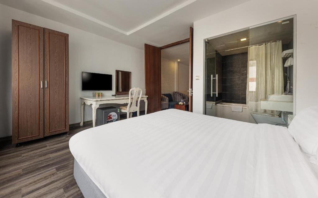 Tryst Hotel - 71 Nguyen Truong To