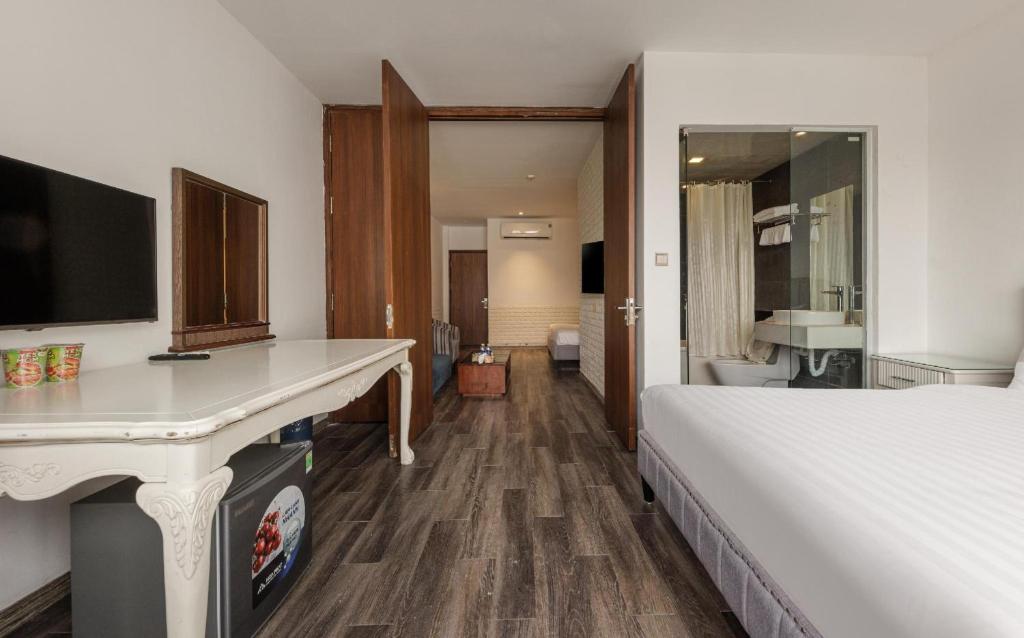 Tryst Hotel - 71 Nguyen Truong To