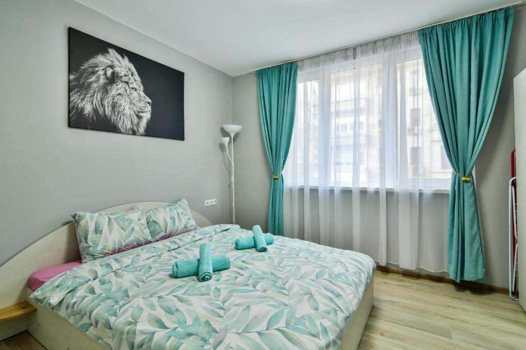 By The Sea - central with free parking 2