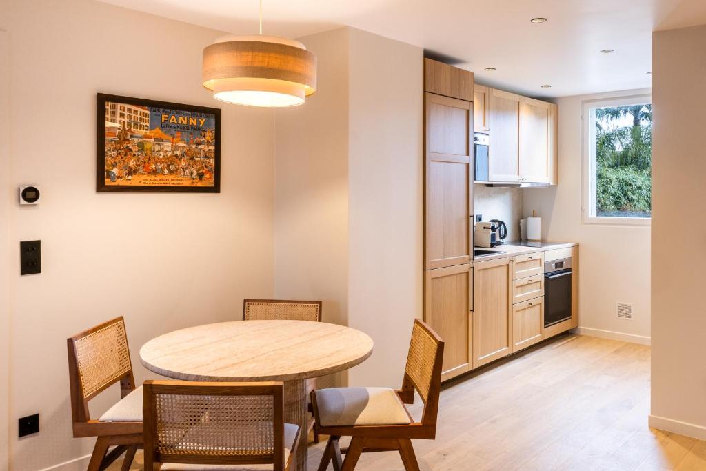 Appartement avec terrasse et parking centre St-Tropez
