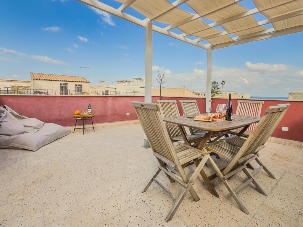 Maison Rouge Ortigia 7