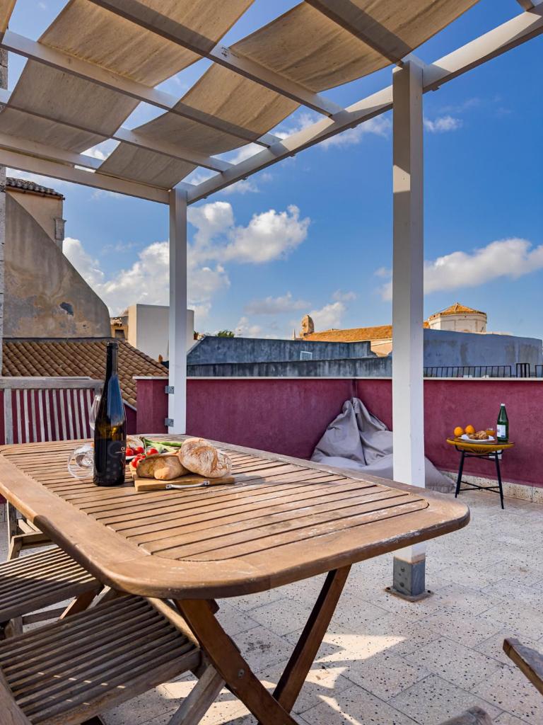 Maison Rouge Ortigia 5