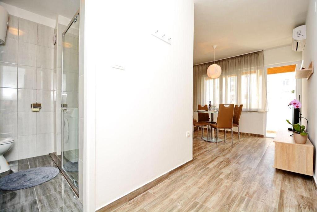 Apartment T&L 3