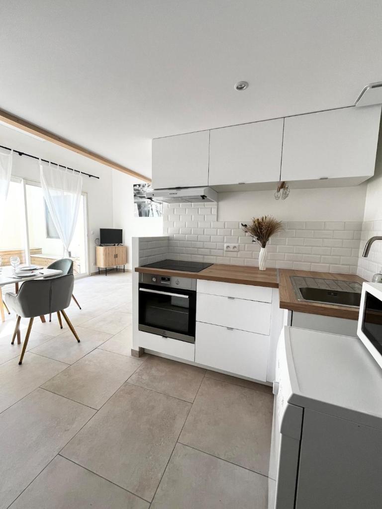 MAISON T3 avec extérieur 5 couchages, 3 lits, 2 chambres, BORDEAUX à 10min, TRAM E à 200m, Parc jeux enfants 4