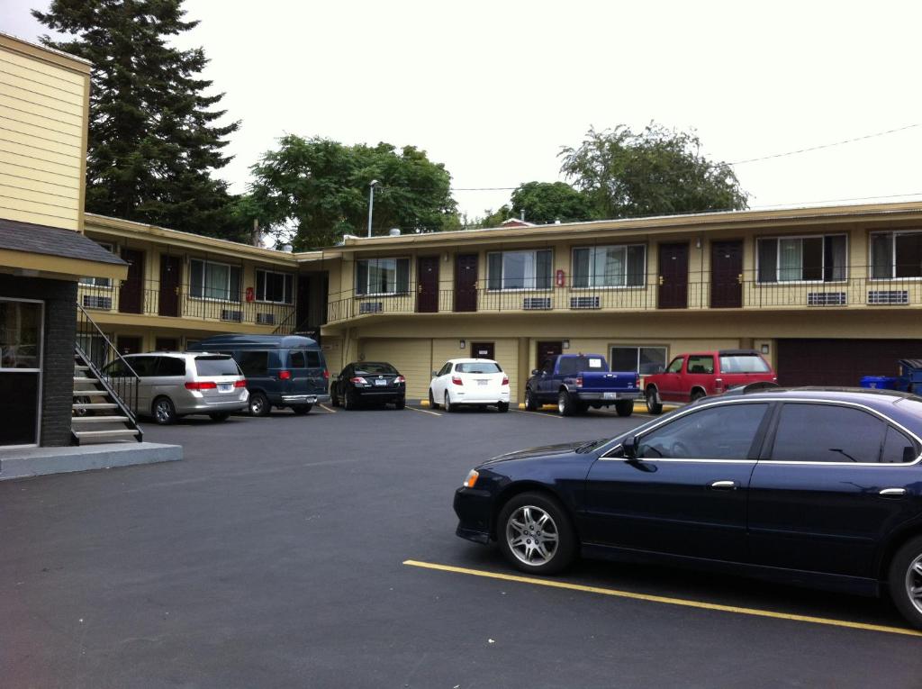 Economy Inn Image