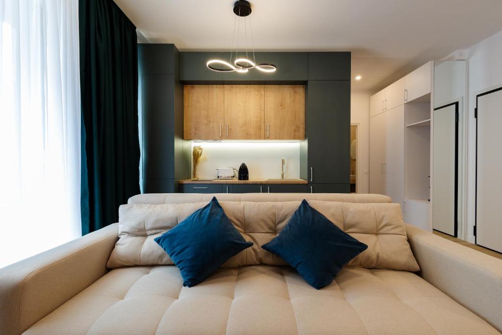 Central Suites 4