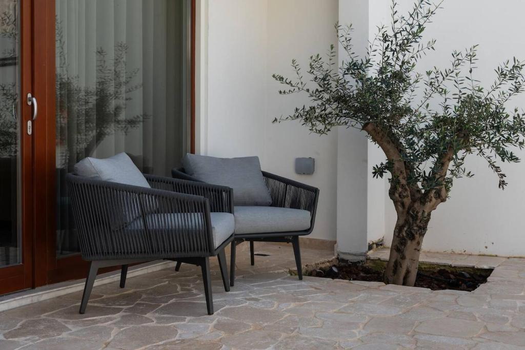 Elegant Retreat with Private Pool & Parking 2
