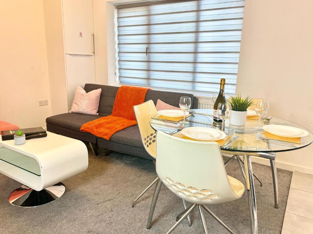 Walnut Flats-F5, Stylish 1-Bedroom - Parking, Netflix, WIFI - Close to Oxford, Bicester & Blenheim Palace 4