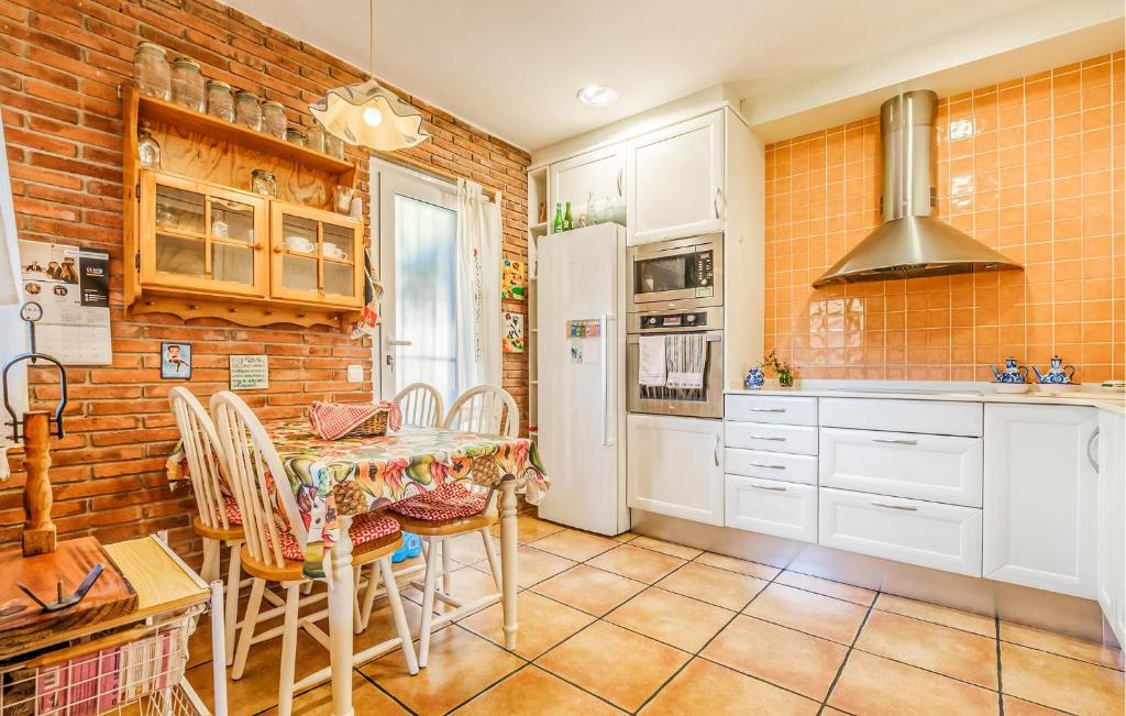 Nice Home In Arenys De Munt 8
