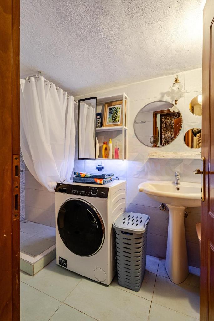 Fully equipped and Family-friendly with 4k NETFLIX at Thessaloniki Center 3