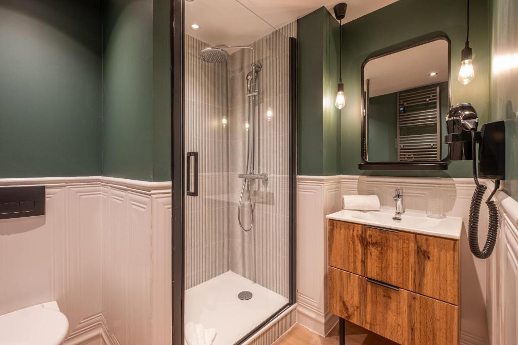Montmartre Paris Suite 4