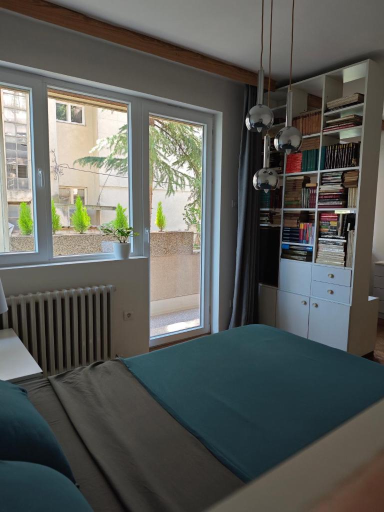 Central Apartment with Garden 7