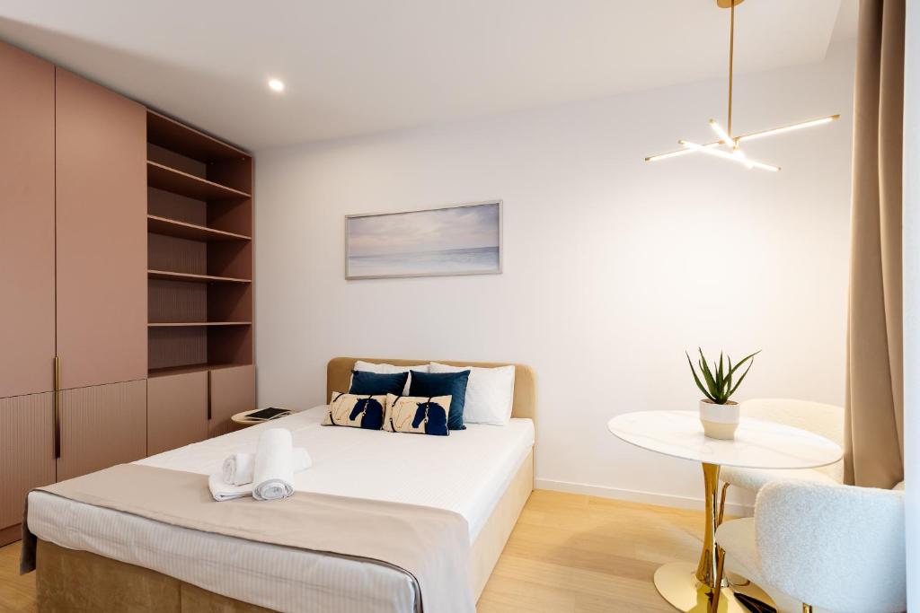 Central Suites 6