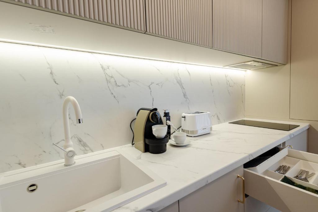 Central Suites 2