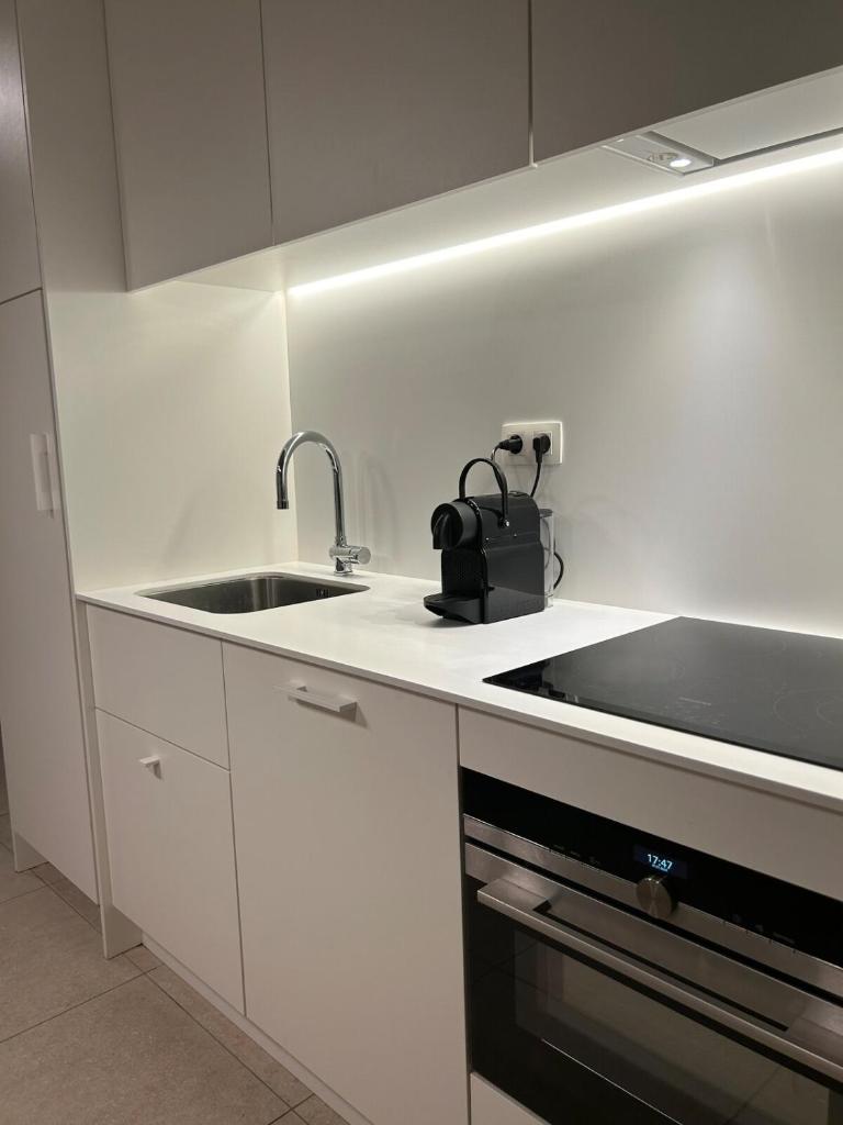 Studio Tzawel - free street parking available 7