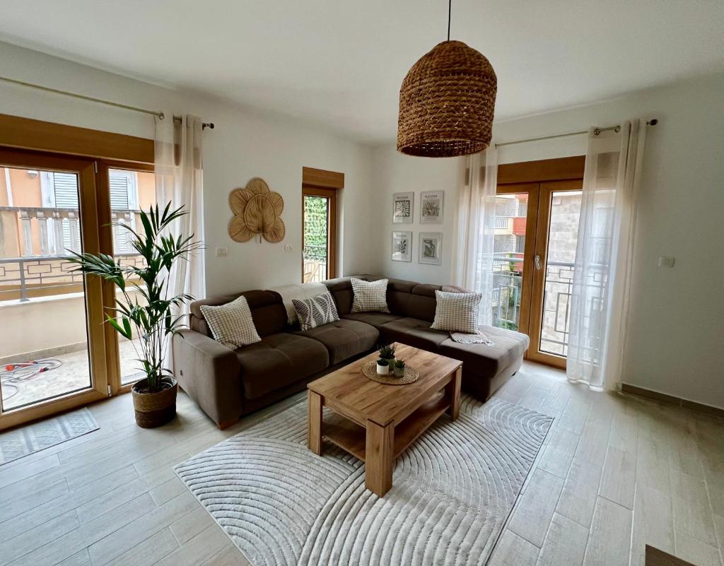 Salt & Stone Apartment