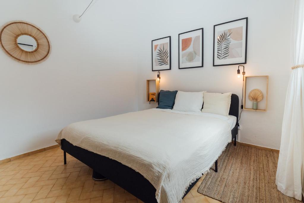 Cozy Old Town Apartment with Sunny Terrace 6