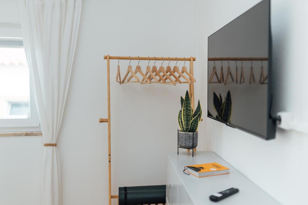 Cozy Old Town Apartment with Sunny Terrace 7