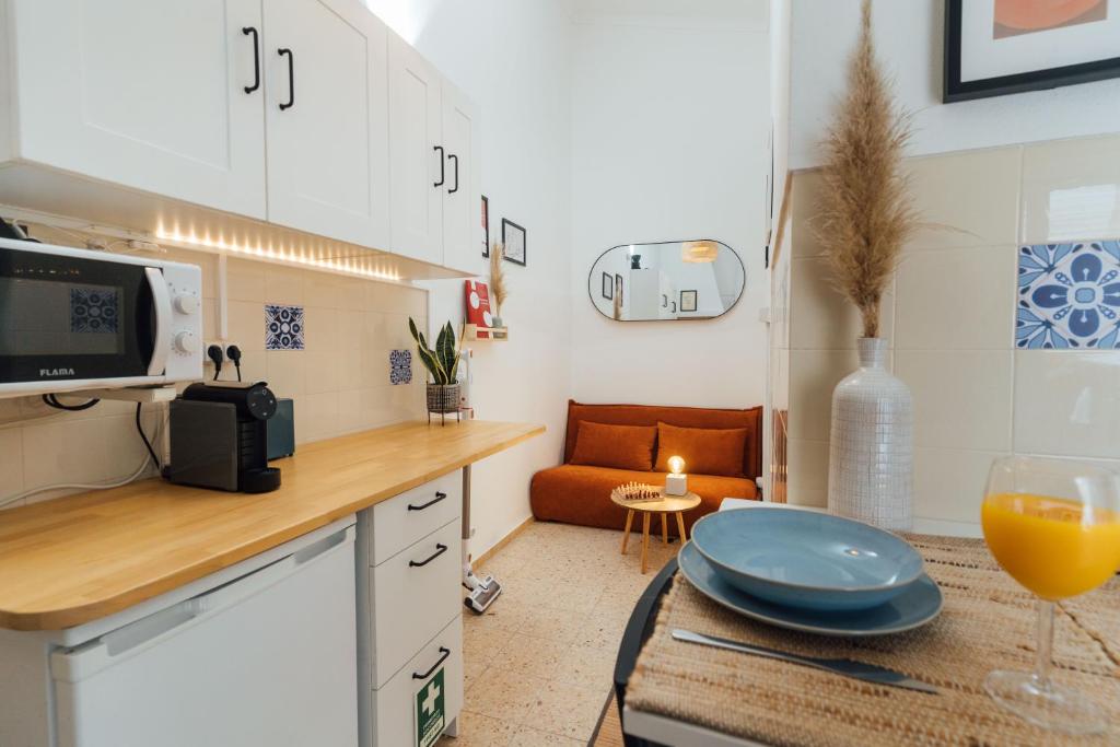 Cozy Old Town Apartment with Sunny Terrace 1