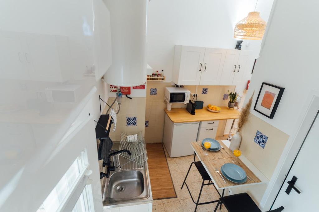 Cozy Old Town Apartment with Sunny Terrace 8