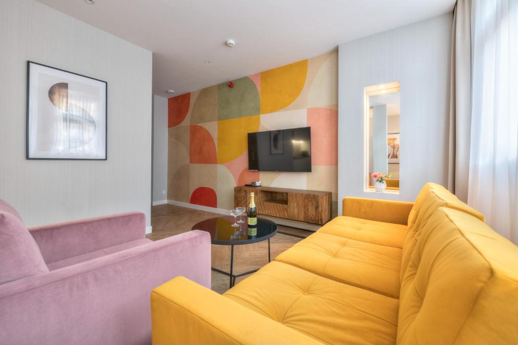 Retro Boutique by NorthSide Apartments 4