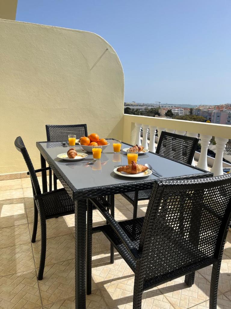 Casa Hermano Bright and Sunny with sea views 8