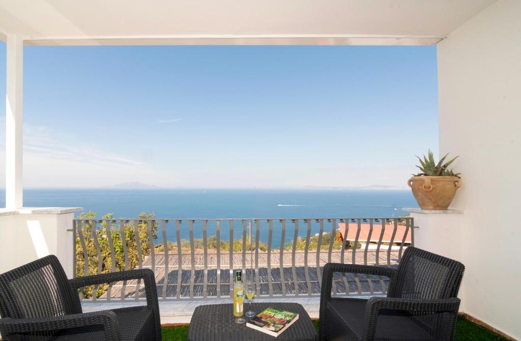 Breathtaking Sea View Apartment on Sorrento Coast with Sunset Terrace & Parking 5