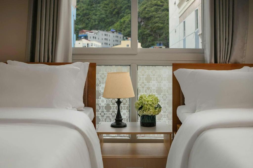 Pina Hotel Cat Ba