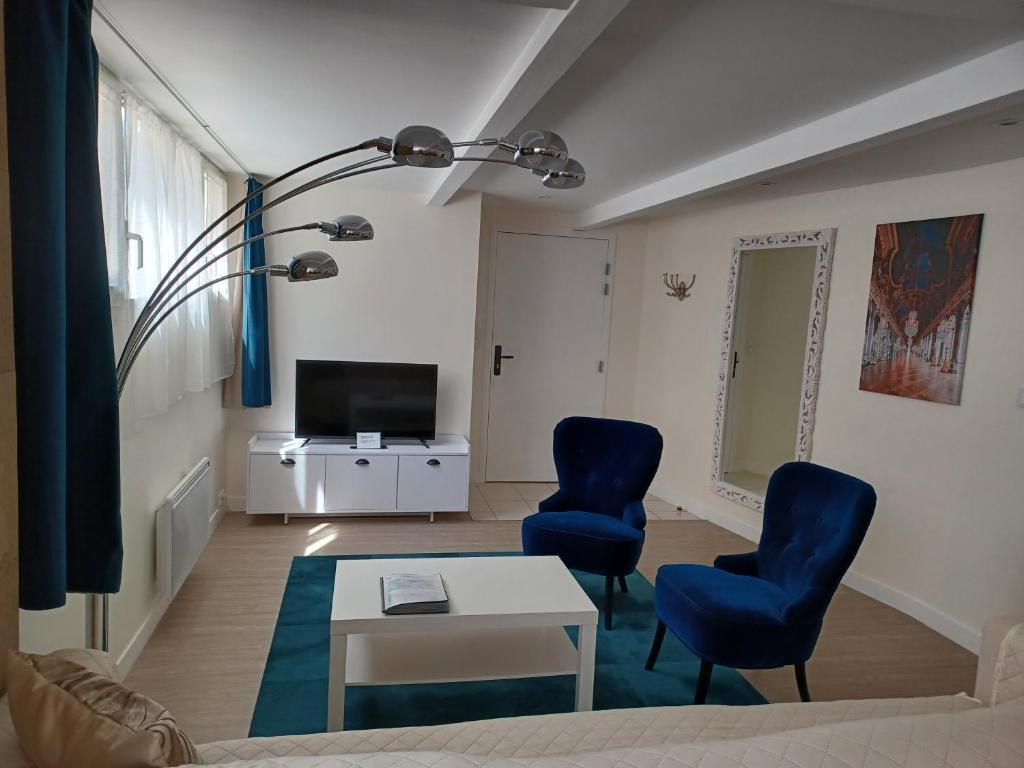 Plain-pied 80 m2 dans maison, parking privé gratuit, gare directe Paris 5