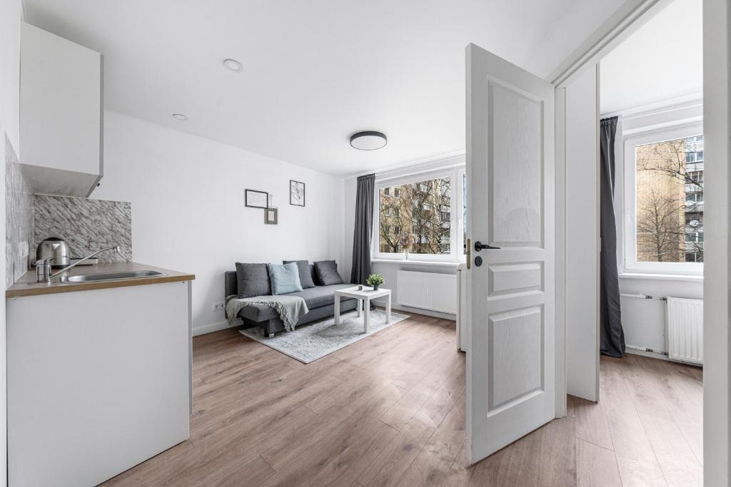 Bright, cozy apartment 5 min walk to Old town 3