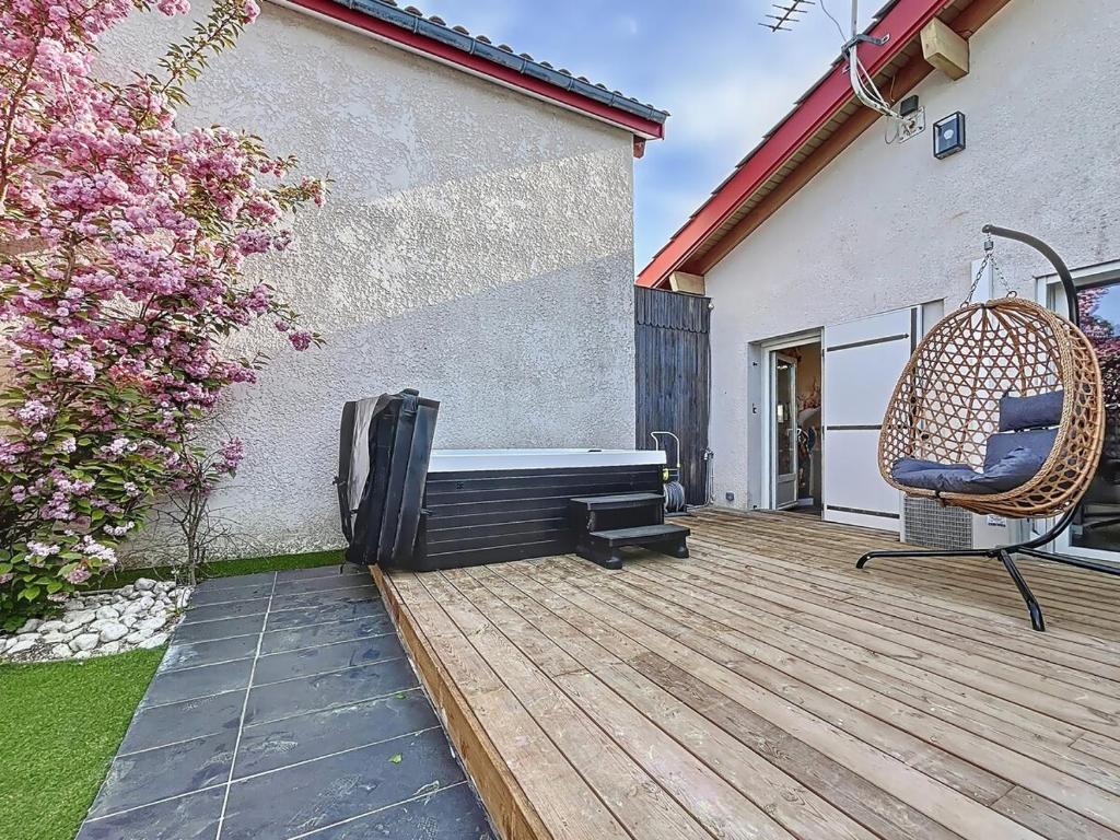 Parenthèse Romantique avec Jacuzzi 8