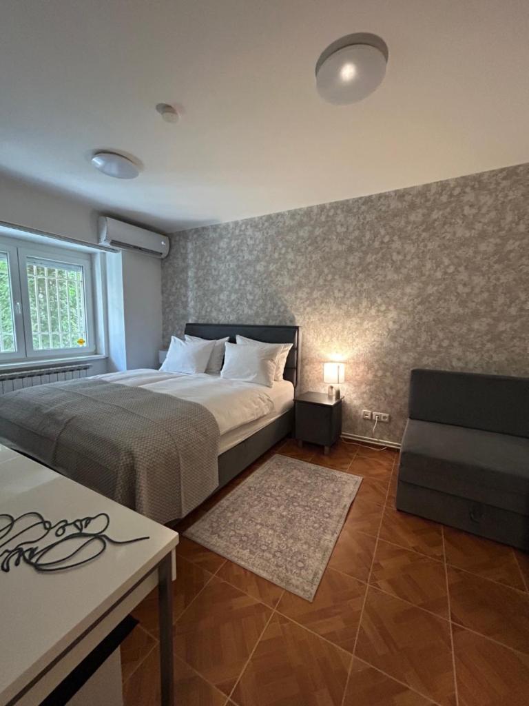 CityTales - Sarajevo Center Apartments - Free Parking - 1 Apartment with one Bedroom & 1 Deluxe Studio Apartment 2