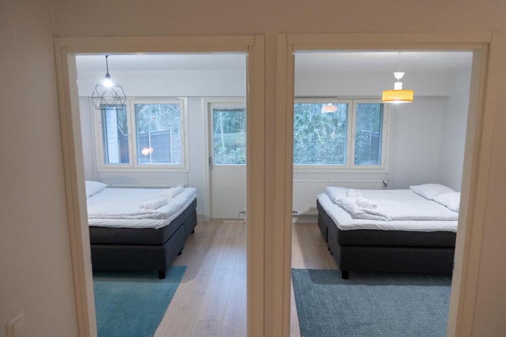 Large renovated townhouse with sauna and patio 2