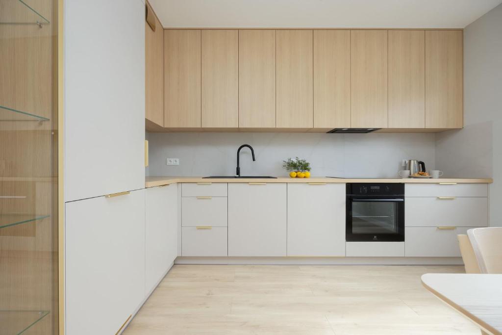 Spacious Apartment with Parking on Grochów by Noclegi Renters 8
