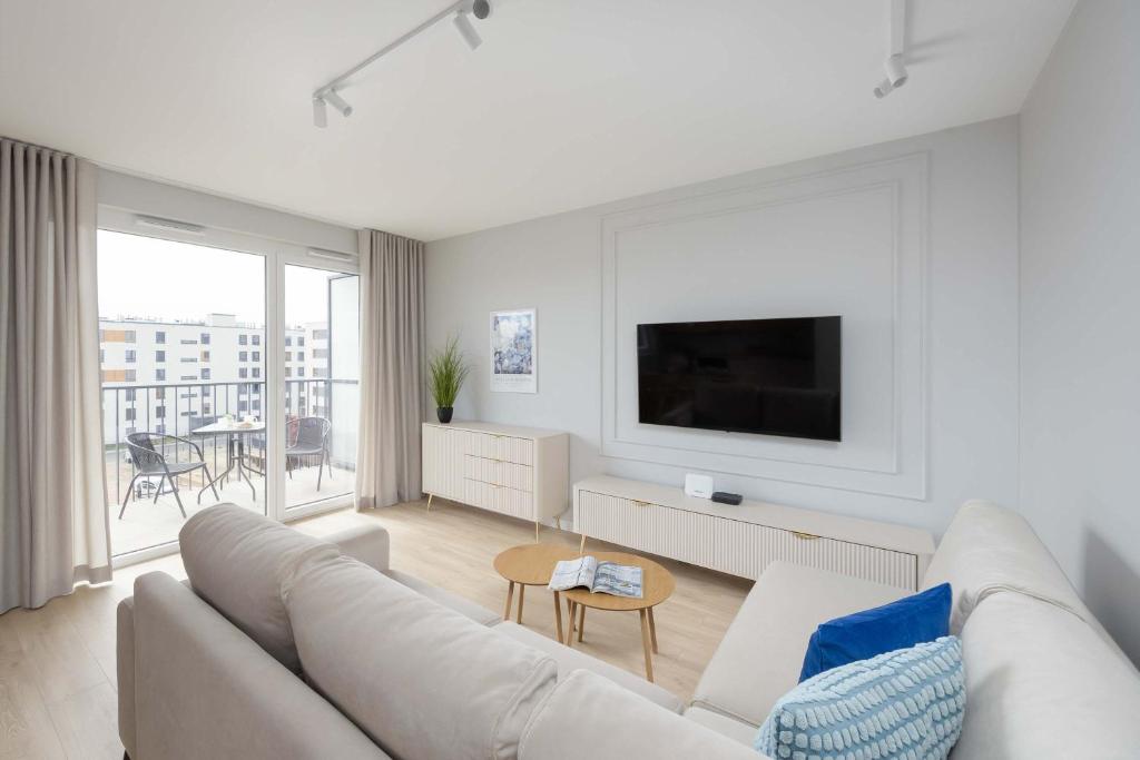 Spacious Apartment with Parking on Grochów by Noclegi Renters 2