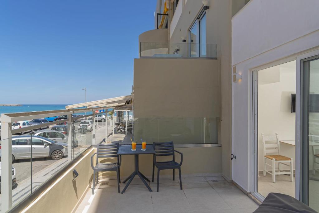 Meltemi Coast Suites 7