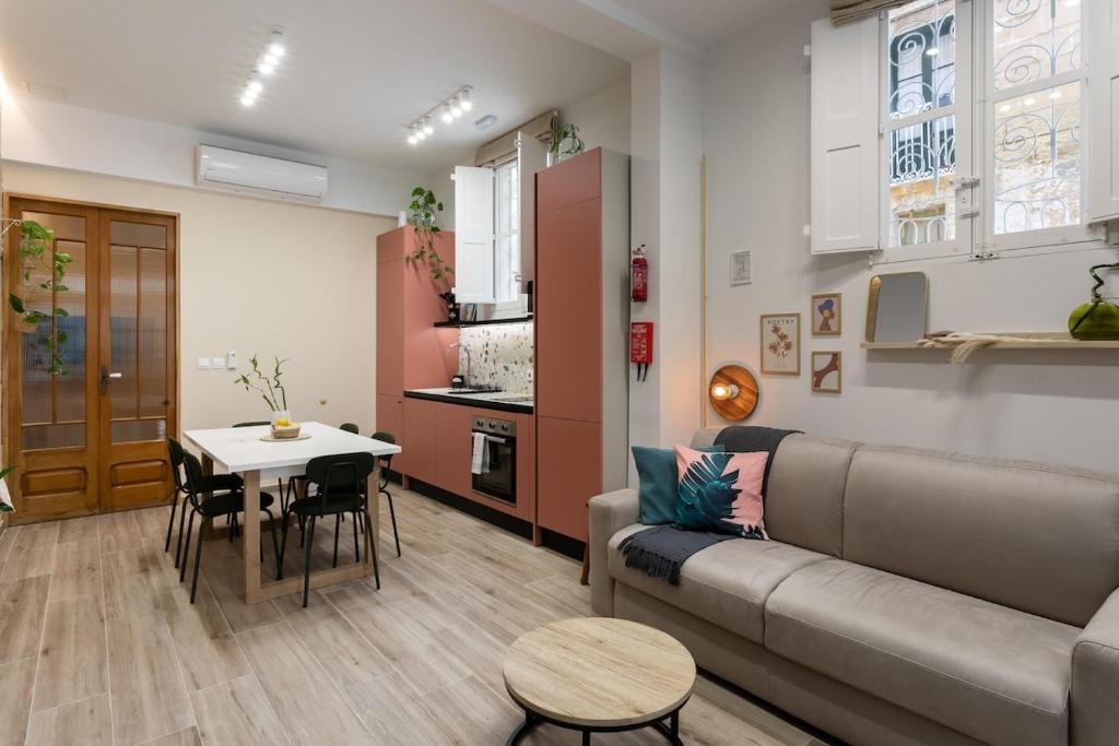 Charming Stay in the 3 Cities 1