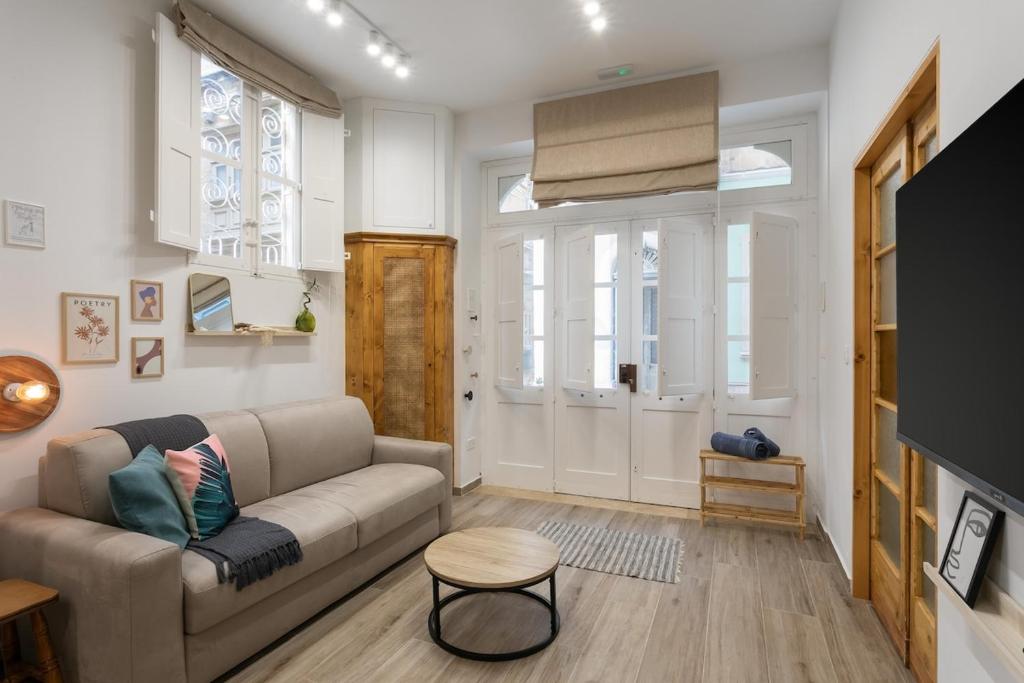 Charming Stay in the 3 Cities 5