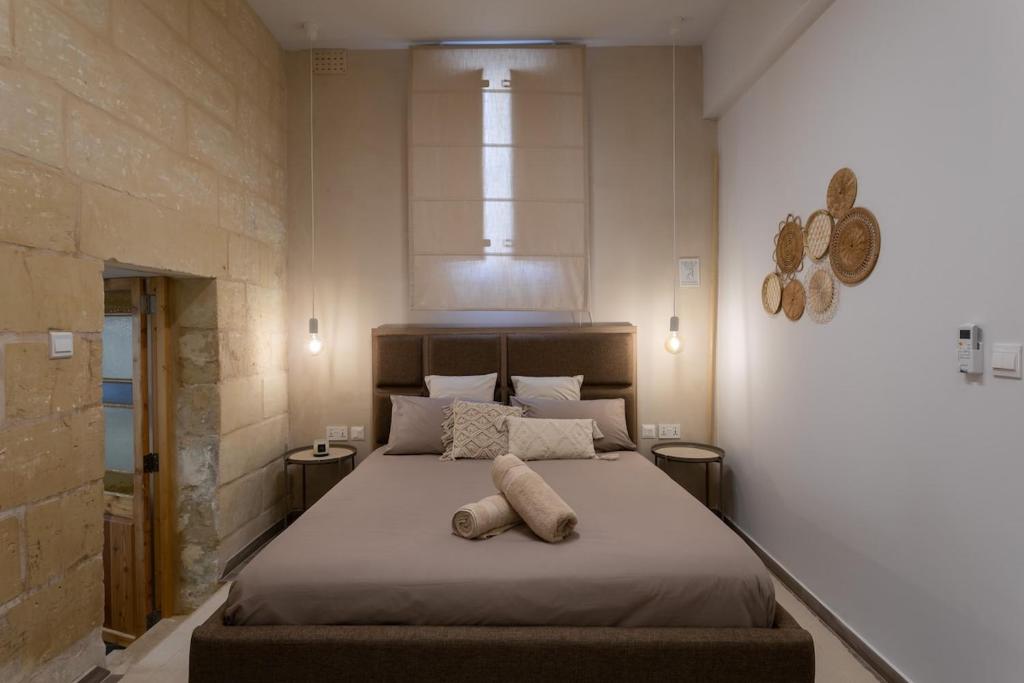 Charming Stay in the 3 Cities 7