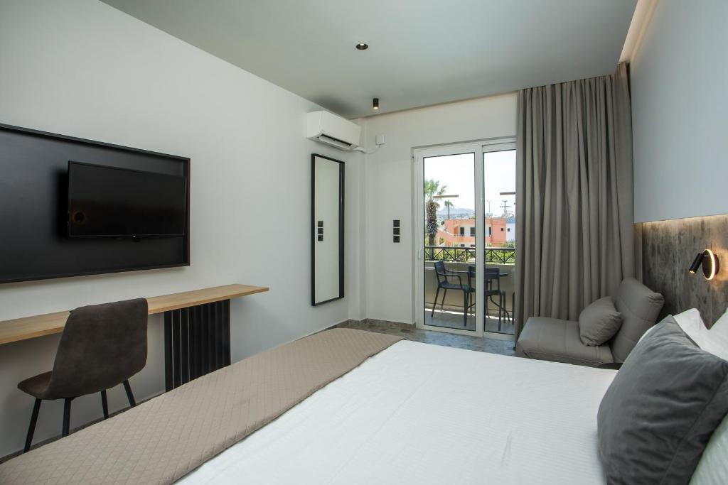 Dias Studios & Suites 5