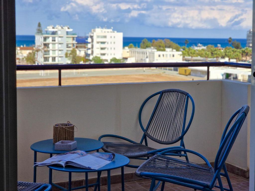 Charming 3-Bed Duplex with Stunning Sea View 6