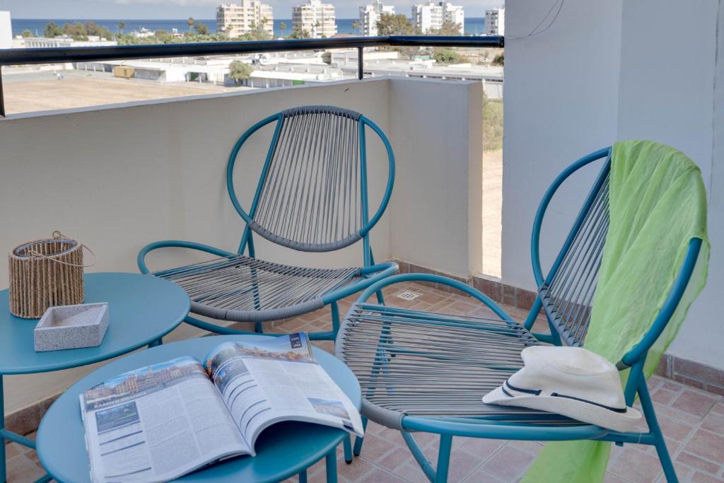 Charming 3-Bed Duplex with Stunning Sea View 3