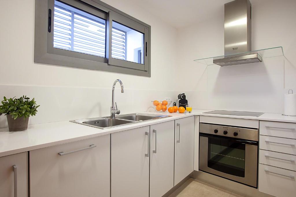 Lugaris Rambla Apartments 6
