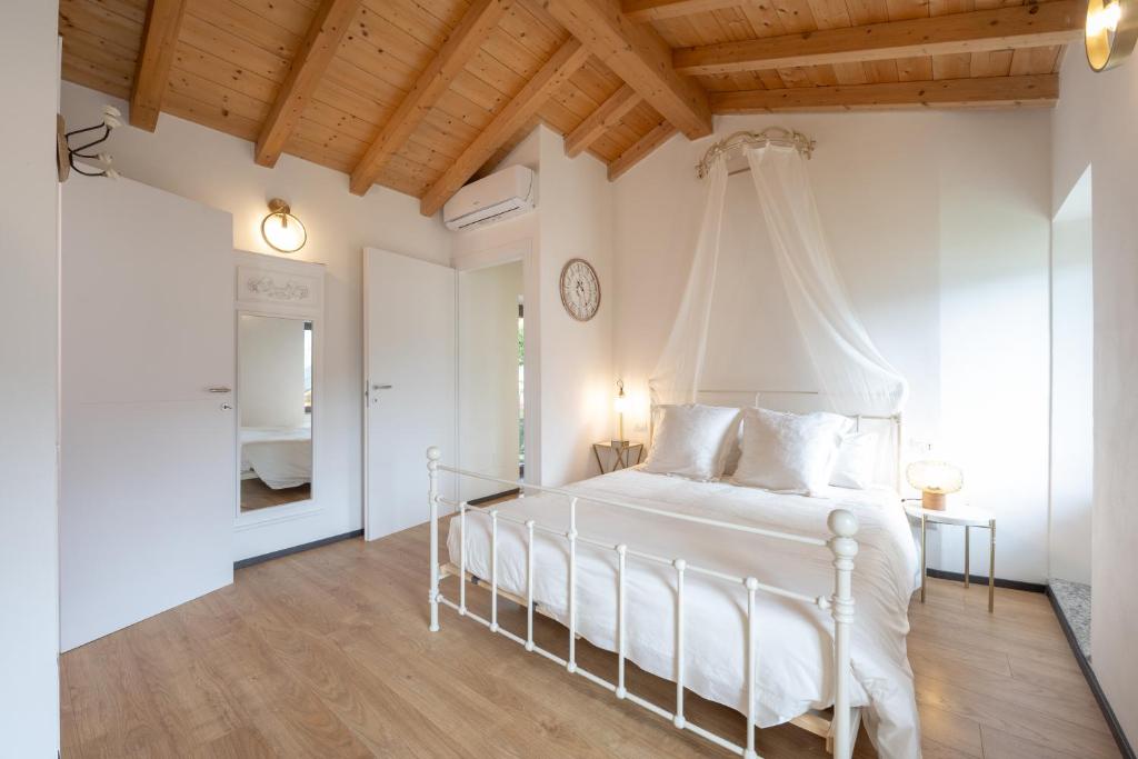 Lora luxury villa , with lake view 5